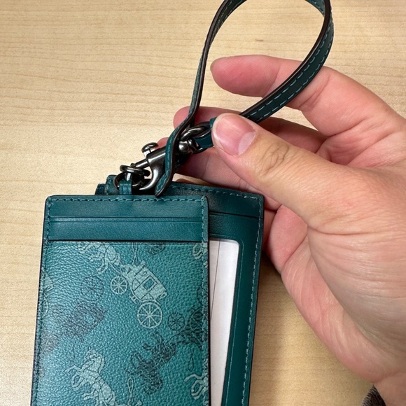 COPY - NWT! RARE! COACH LANYARD WALLET SET ID HOLDER HORSE AND CARRIAGE F79945 … - Picture 9 of 10